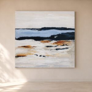 Cuadro abstracto Cascais pintado a mano en salón mediterráneo de estilo Wabi-Sabi con decoración minimalista