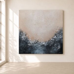 Cuadro abstracto Volcán pintado a mano en tonos blanco roto, beige, gris antracita y negro con textura, ideal para decorar salones modernos y minimalistas.
